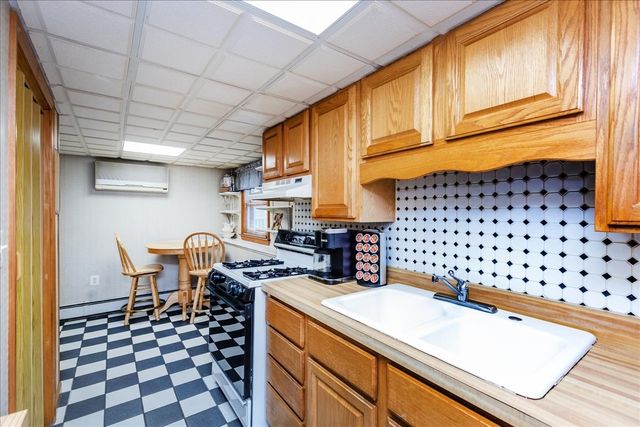 8 Judith Road, Peabody, MA 01960