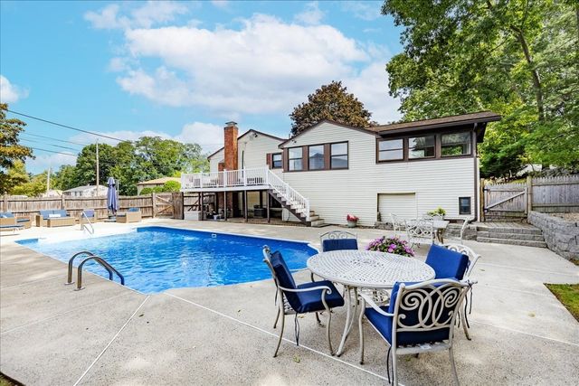 8 Judith Road, Peabody, MA 01960