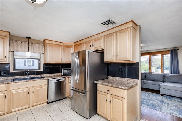 8 Judith Road, Peabody, MA 01960