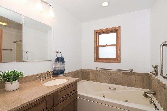 3502 Ridge Road, Island Lake, IL 60042