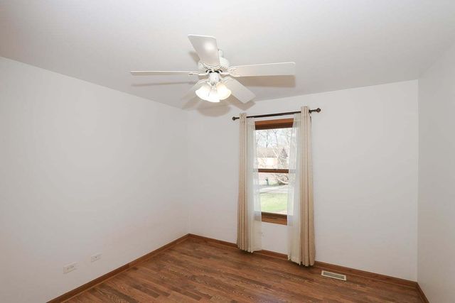 3502 Ridge Road, Island Lake, IL 60042