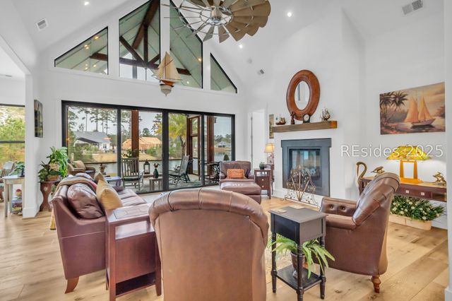 400 Shoreside Dr, Hardeeville, SC 29927