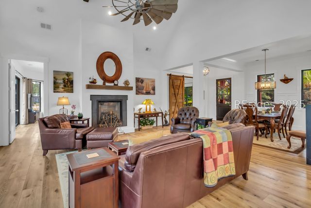 400 Shoreside Dr, Hardeeville, SC 29927