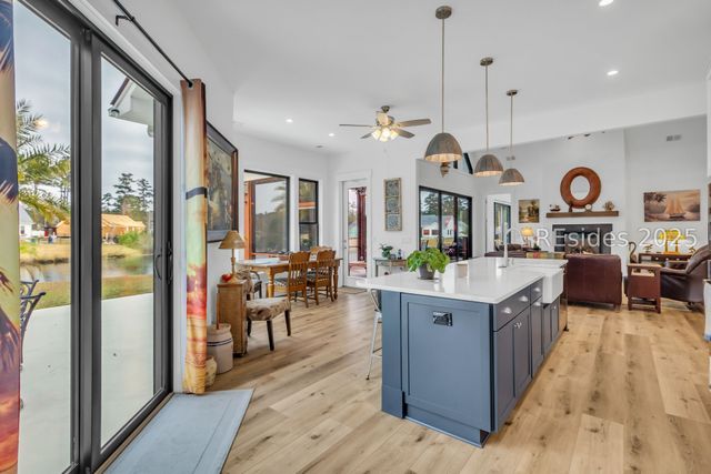 400 Shoreside Dr, Hardeeville, SC 29927