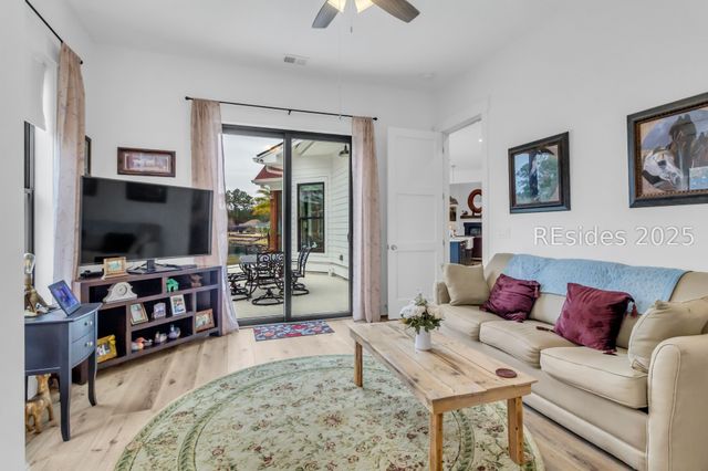 400 Shoreside Dr, Hardeeville, SC 29927