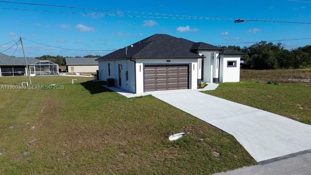 2903 E 17th St, Lehigh Acres, FL 33972