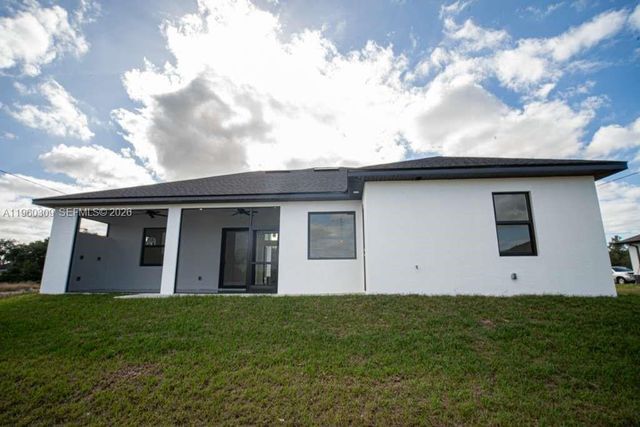 2903 E 17th St, Lehigh Acres, FL 33972