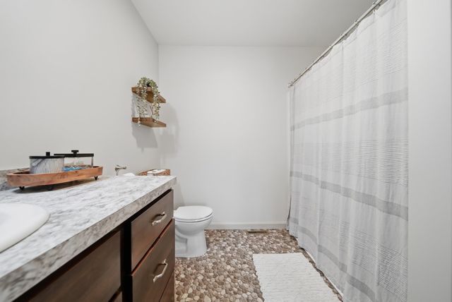 10 Colburn Road, New Boston, NH 03070