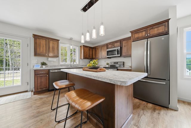 10 Colburn Road, New Boston, NH 03070