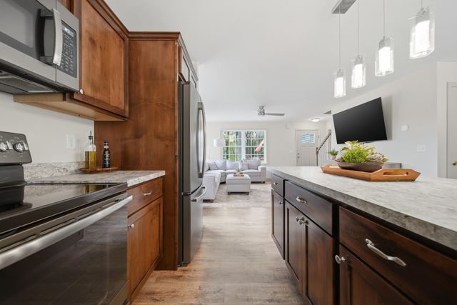 10 Colburn Road, New Boston, NH 03070
