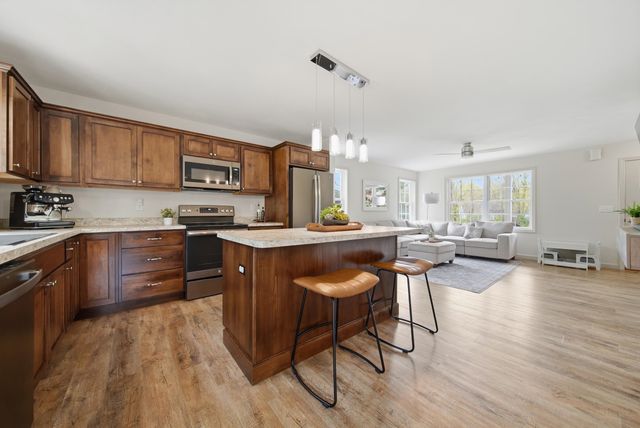 10 Colburn Road, New Boston, NH 03070