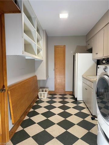 3921 Madison Avenue, Greensboro, NC 27410