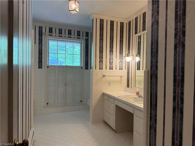 3921 Madison Avenue, Greensboro, NC 27410