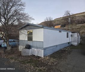 2205 Butterfield Rd Unit 246, Yakima, WA 98901