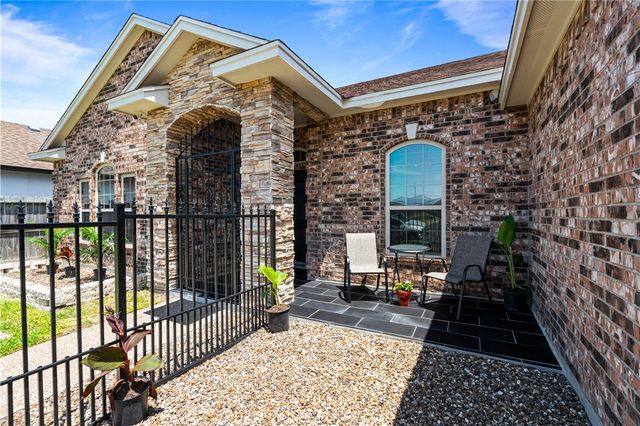 3902 Elvis Dr, Corpus Christi, TX 78414