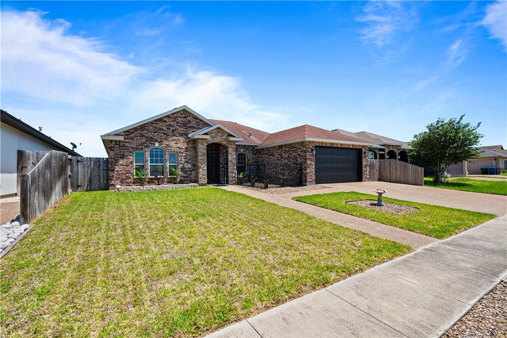 3902 Elvis Dr, Corpus Christi, TX 78414