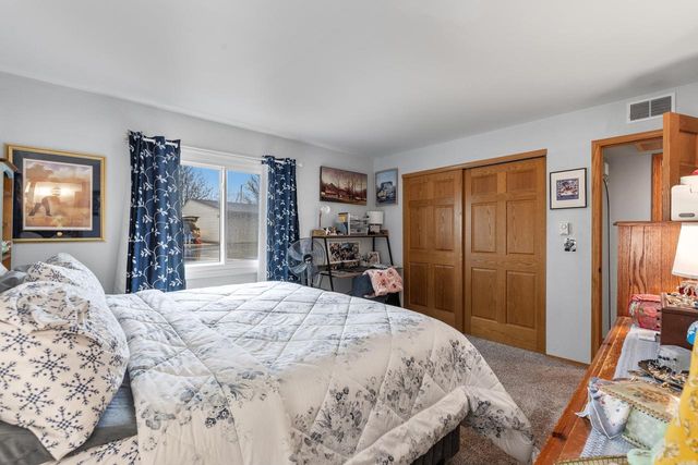 W168N11519 El Camino DRIVE, Germantown, WI 53022