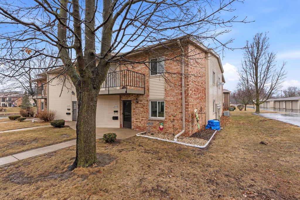 W168N11519 El Camino DRIVE, Germantown, WI 53022