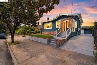 5521 Fremont St, Oakland, CA 94608