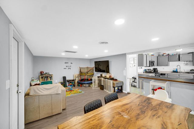 3614 W 79th Place, Merrillville, IN 46410