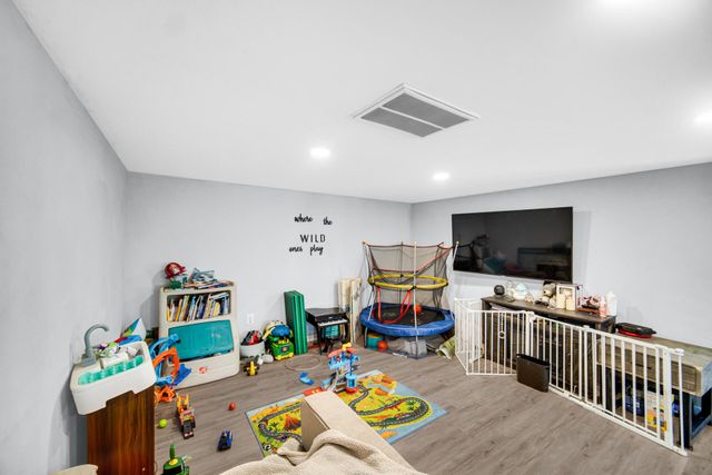 3614 W 79th Place, Merrillville, IN 46410