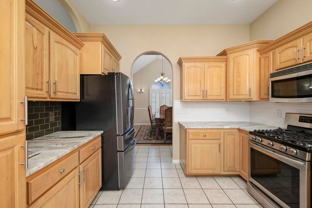 2520 W Arlington Street, Springfield, MO 65810