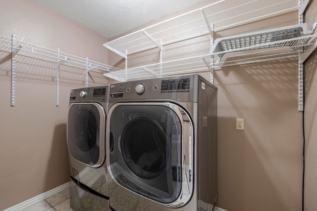 2520 W Arlington Street, Springfield, MO 65810