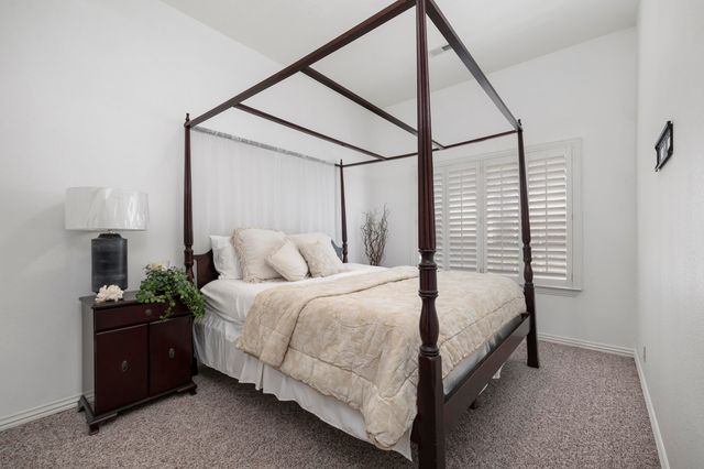 2520 W Arlington Street, Springfield, MO 65810