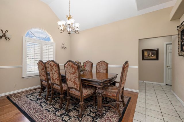 2520 W Arlington Street, Springfield, MO 65810