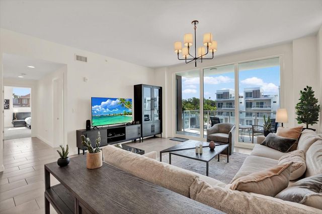 920 N OSCEOLA AVENUE 301, Clearwater, FL 33755