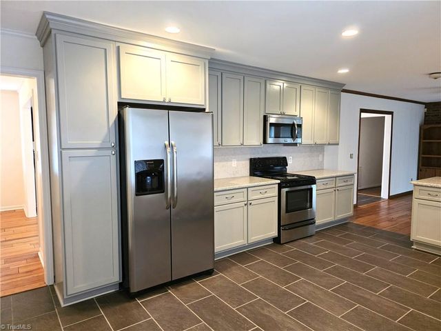 1085 Brown Road, King, NC 27021