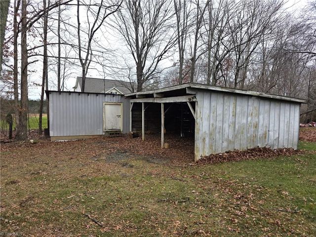 1085 Brown Road, King, NC 27021