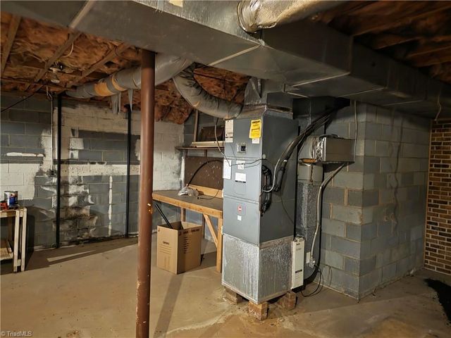 1085 Brown Road, King, NC 27021