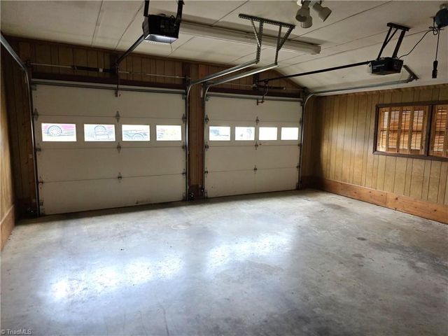 1085 Brown Road, King, NC 27021