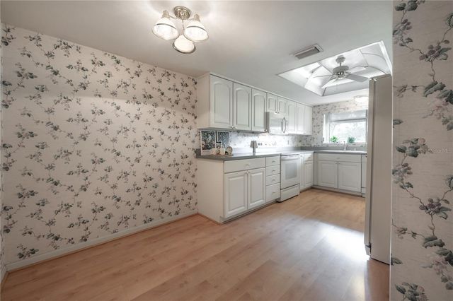 4206 GOLF CLUB LANE, Tampa, FL 33618