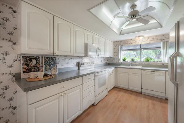 4206 GOLF CLUB LANE, Tampa, FL 33618