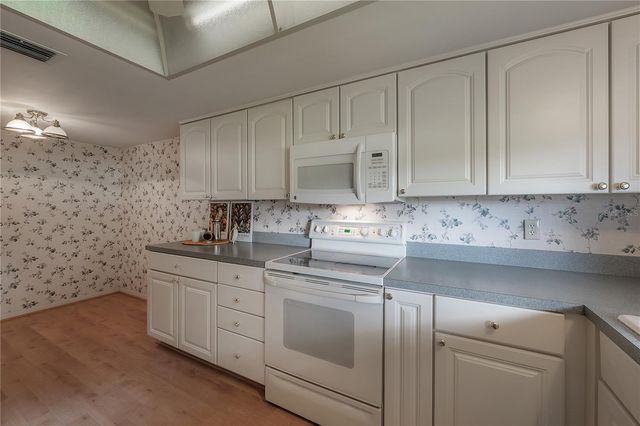 4206 GOLF CLUB LANE, Tampa, FL 33618