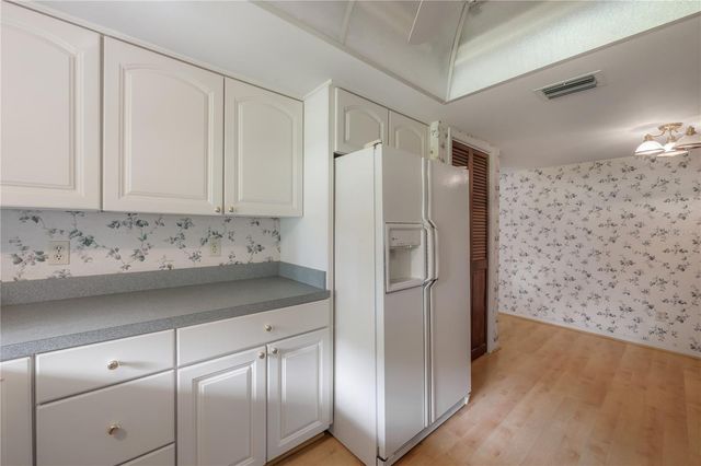 4206 GOLF CLUB LANE, Tampa, FL 33618