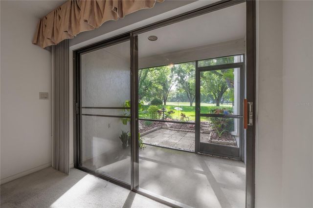 4206 GOLF CLUB LANE, Tampa, FL 33618