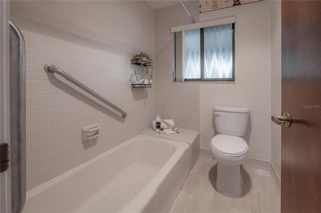 4206 GOLF CLUB LANE, Tampa, FL 33618