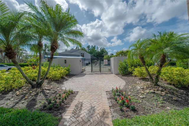 4206 GOLF CLUB LANE, Tampa, FL 33618