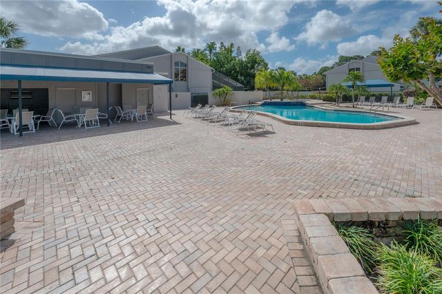 4206 GOLF CLUB LANE, Tampa, FL 33618