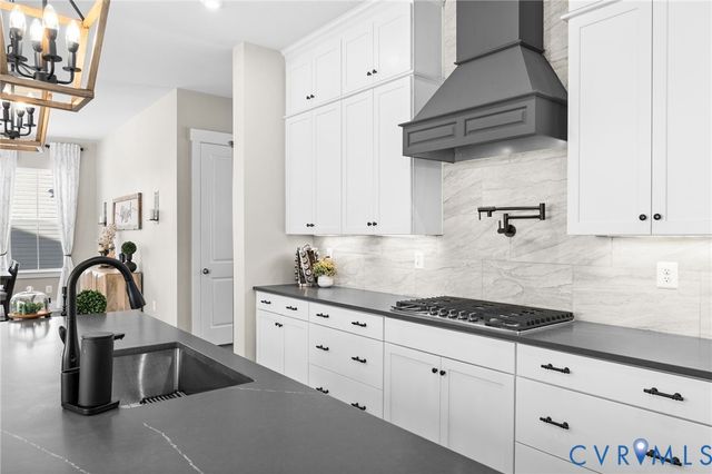 14 Snowdrop Dr, Stafford, VA 22554