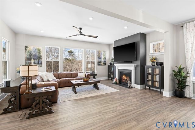 14 Snowdrop Dr, Stafford, VA 22554