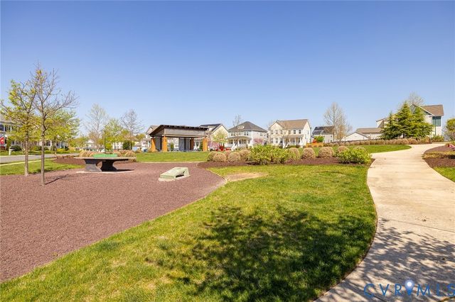 14 Snowdrop Dr, Stafford, VA 22554