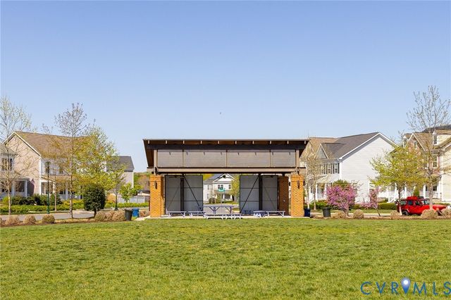 14 Snowdrop Dr, Stafford, VA 22554