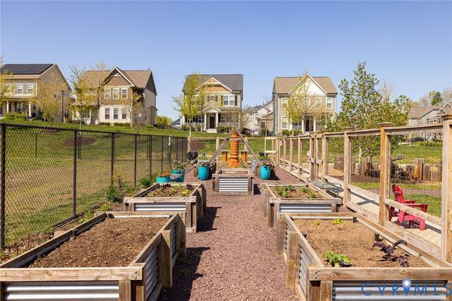 14 Snowdrop Dr, Stafford, VA 22554