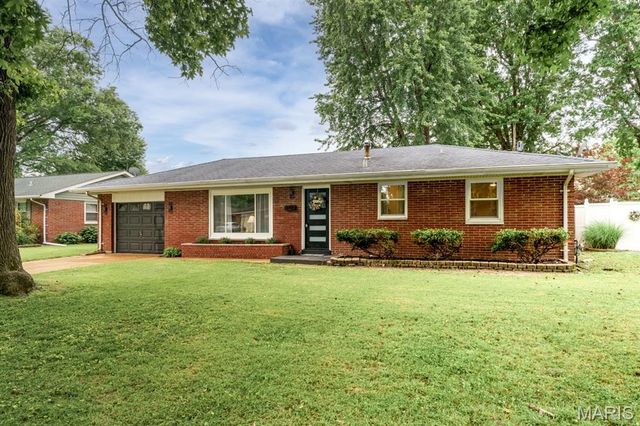 41 Riviera Drive, Granite City, IL 62040