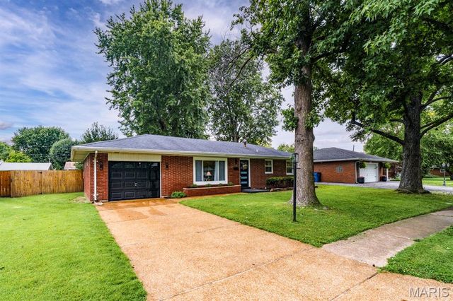 41 Riviera Drive, Granite City, IL 62040