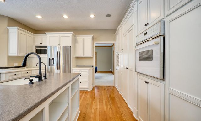 11709 Welters Way, Eden Prairie, MN 55347